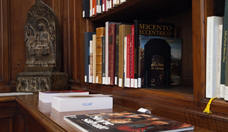 Berenson library - detail of a shelf