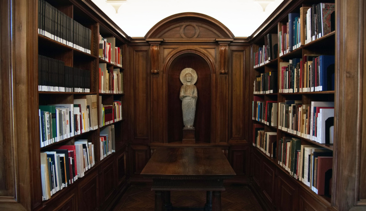 Status inside the Berenson library