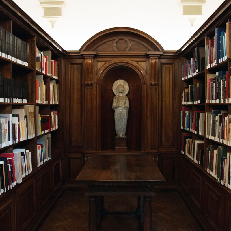 Status inside the Berenson library