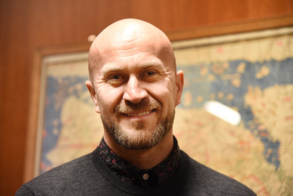Portrait photo of Ivan Lupic
