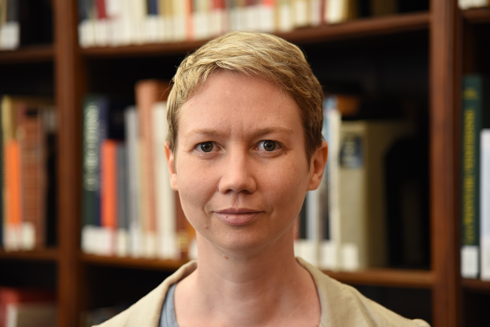 Portrait photo of Sarah Lynch